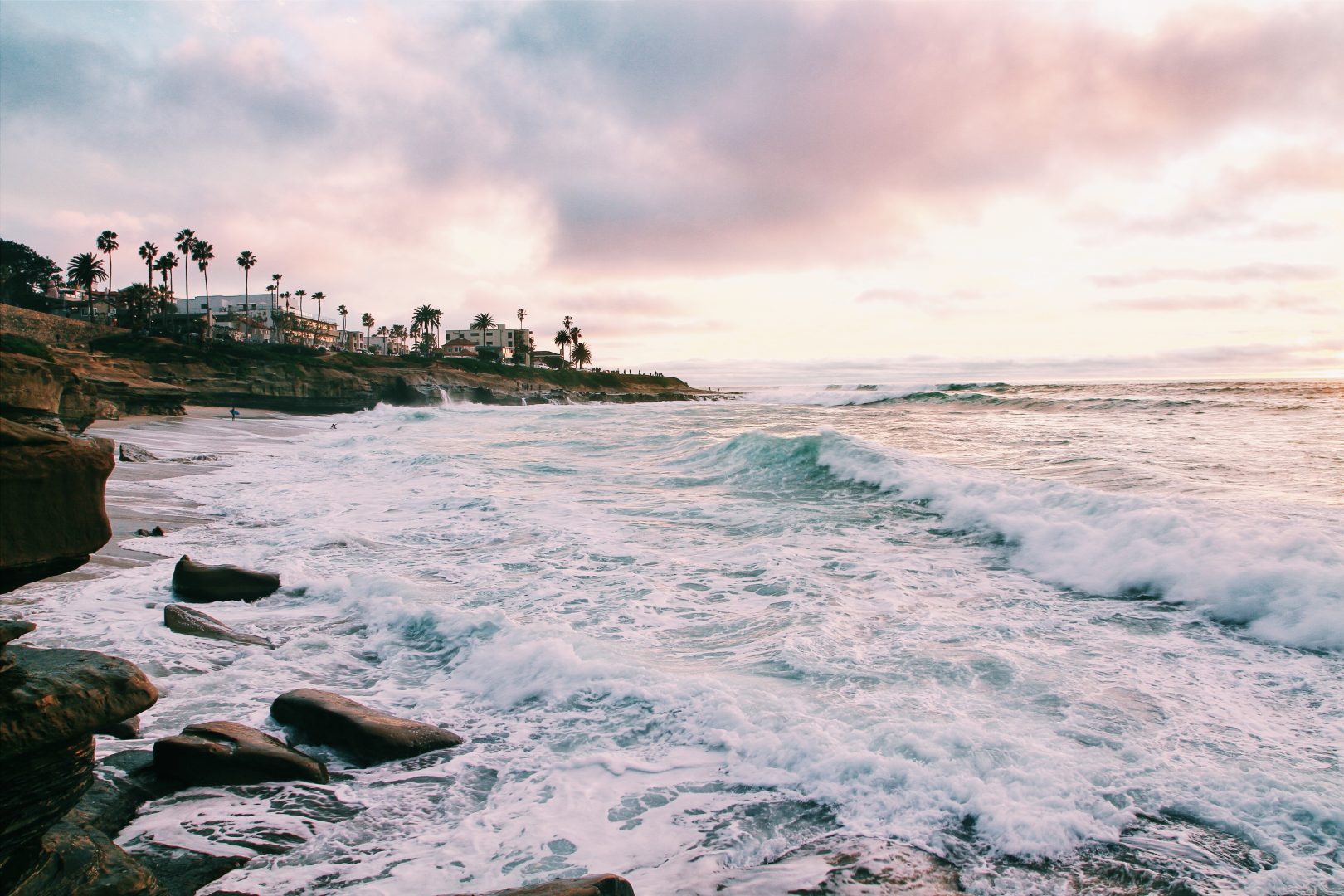 A photo of the California coast by San Diego